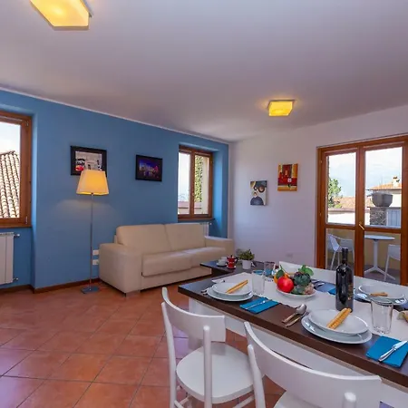 Fiumelatte Sleeps 4 Wifi T802387 Apartamento